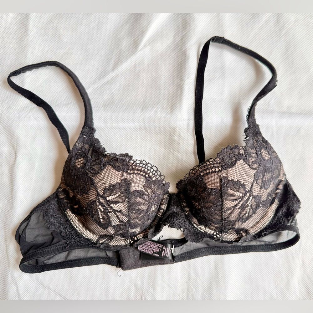 Victoria’s Secret Body by Victoria Lined Demi Bra, Nude w/ Black Lace, Size 34A